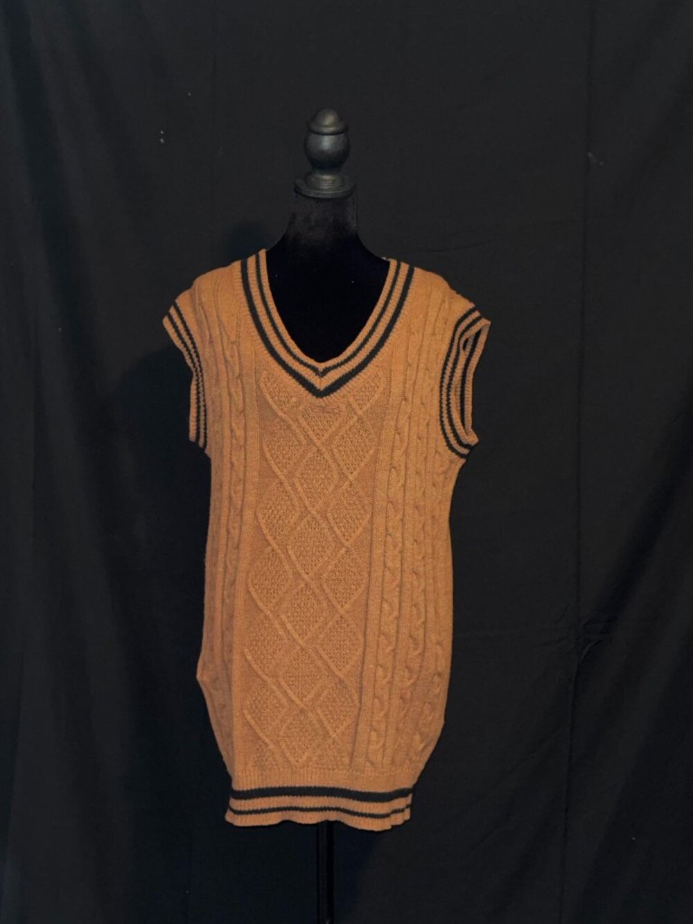 Brown cable knit sweater vest | Brand: Shein | Size: XS